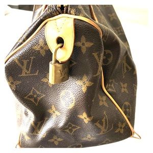 Louis Vuitton Speedy 30 Monogram Bag